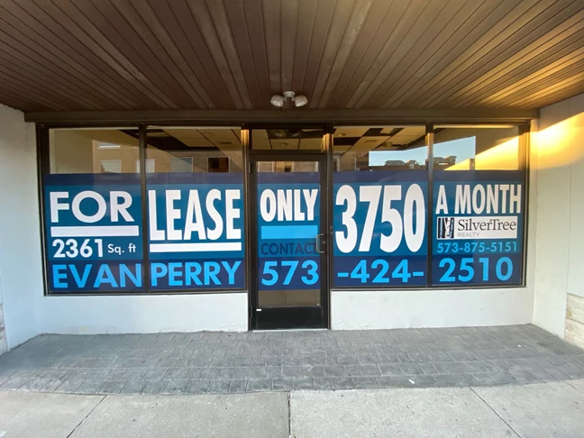 This dynamic window graphic was made for SilverTree Realty.